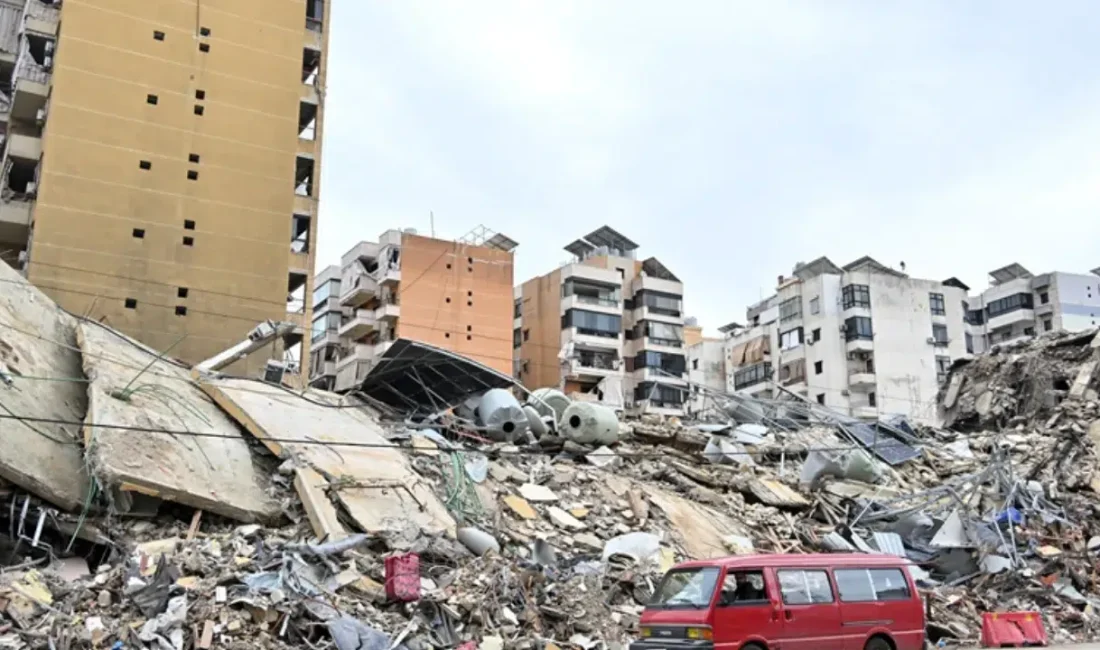 İsrail ordusunun Lübnan’ın güneyindeki yerleşim yerlerini hedef alan şiddetli hava