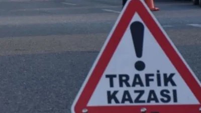 İstanbul Eyüpsultan’da kontrolden çıkan bir otomobilin bariyerlere adeta ok gibi