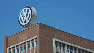 Almanya’nın otomotiv lokomotifi Volkswagen, son 10 yılın en düşük kâr