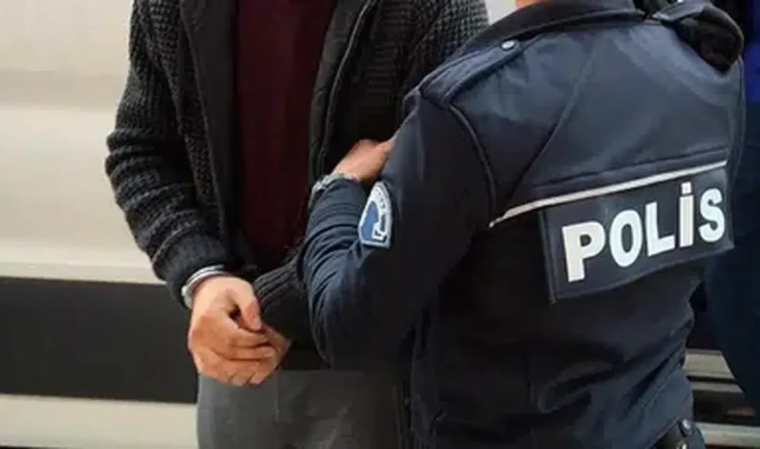 Şanlıurfa’nın Eyyübiye ilçesinde kendilerini kamu görevlisi olarak tanıtarak vatandaşların evlerine