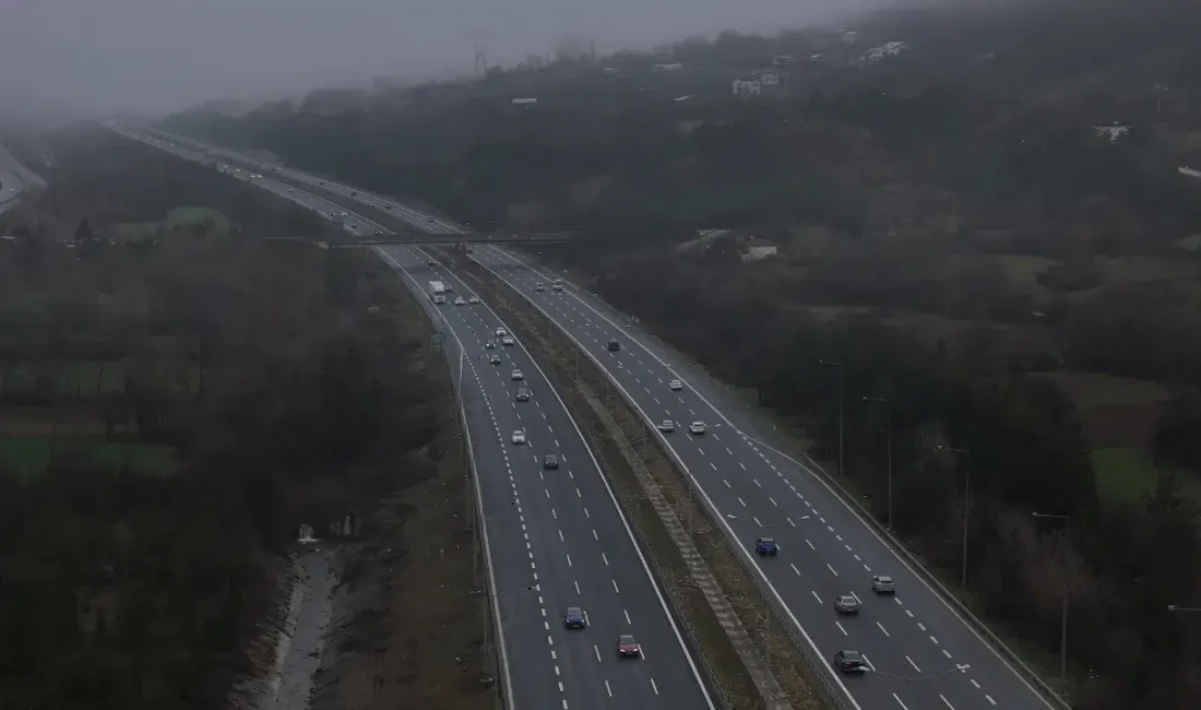 Ramazan Bayramı’nın son gününde tatilcilerin dönüş yolculuğu erkenden başladı. TEM