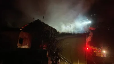 Erzincan’da bir ikamette aniden yükselen alevler çevredeki vatandaşlara büyük korku