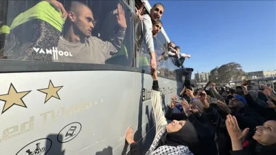 İsrail ordusu tarafından Gazze Şeridi’nden alıkonulan 5 Filistinli esir, uzun