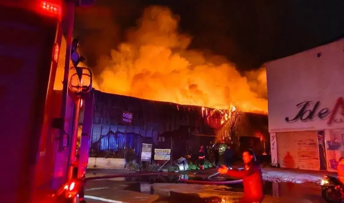İzmir’in Buca ilçesinde gece saatlerinde yükselen alevler tüm şehri korkuttu!
