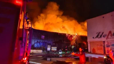 İzmir’in Buca ilçesinde gece saatlerinde yükselen alevler tüm şehri korkuttu!