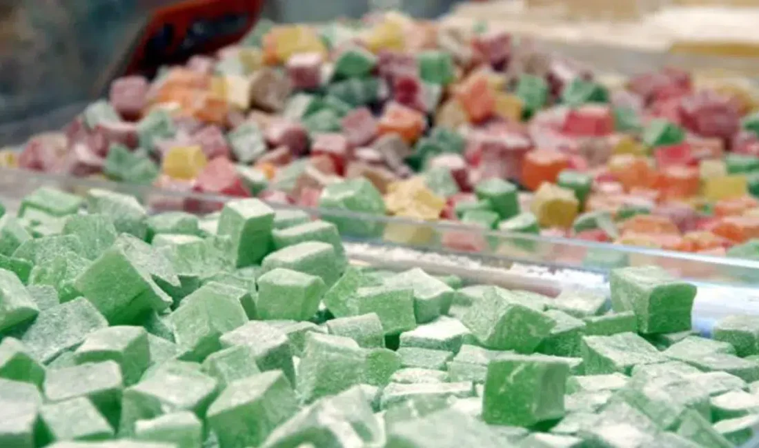 Kastamonu’nun Abana ilçesinde cami çıkışında ikram edilen lokumu yiyen 71