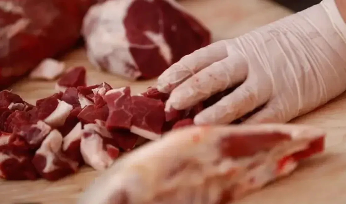 Ankara merkezli 8 ilde eş zamanlı düzenlenen operasyonla et fiyatlarını