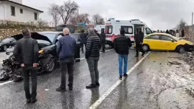 Elazığ’da bayramlaşma programı kapsamında Keban ilçesine doğru hareket eden AK