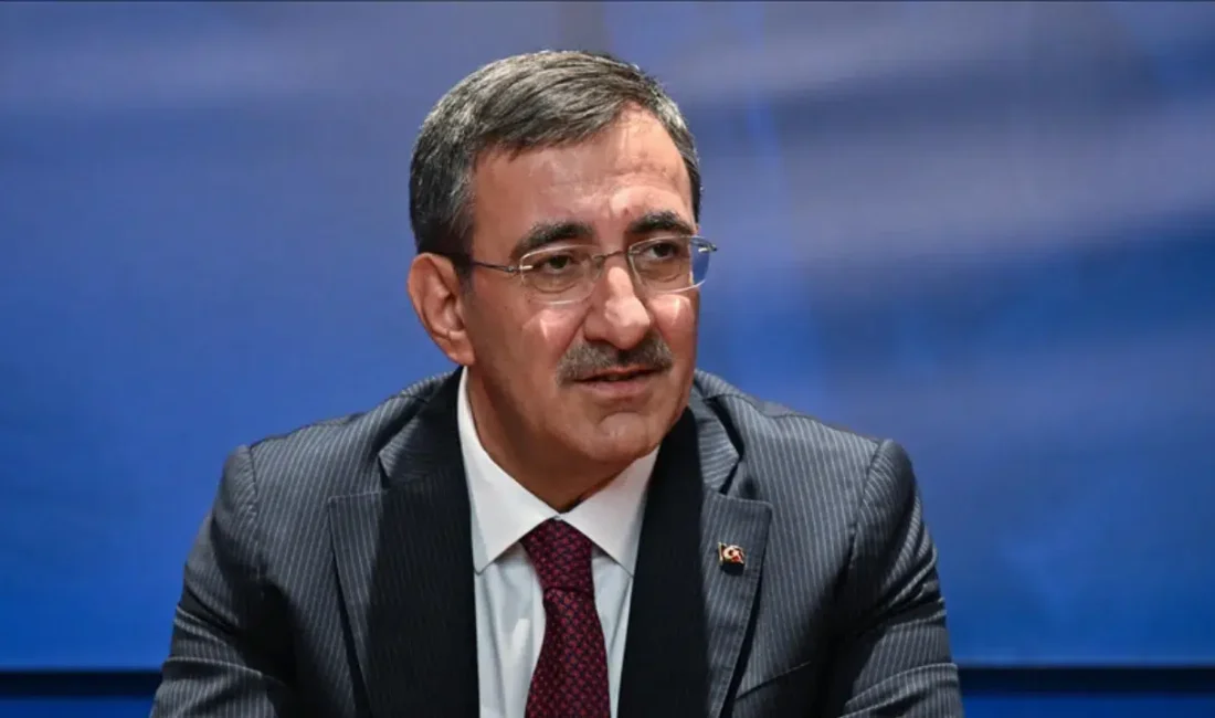 Cumhurbaşkanı Yardımcısı Cevdet Yılmaz, bayram namazı çıkışında gerçekleştirdiği açıklamalarla dikkatleri