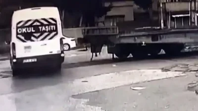 Gaziantep’in İslahiye ilçesinde hemzemin geçitte yaşanan feci kaza yürekleri ağza