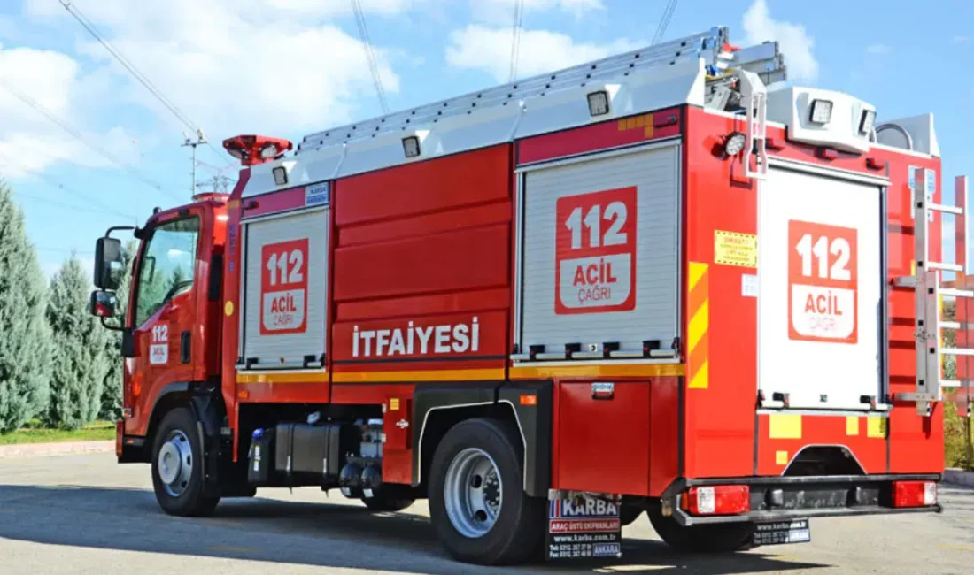 İstanbul Kağıthane’de park halindeki bir minibüste çıkan yangın mahalle sakinlerine