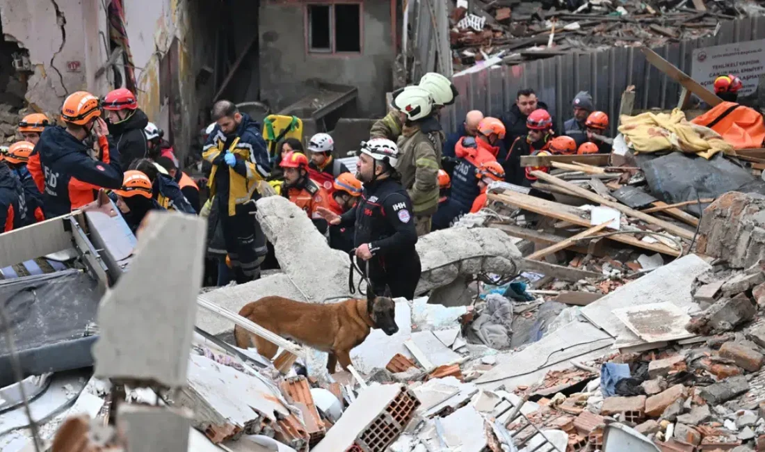 İstanbul Fatih’te doğal gaz kaynaklı meydana gelen şiddetli patlamanın ardından