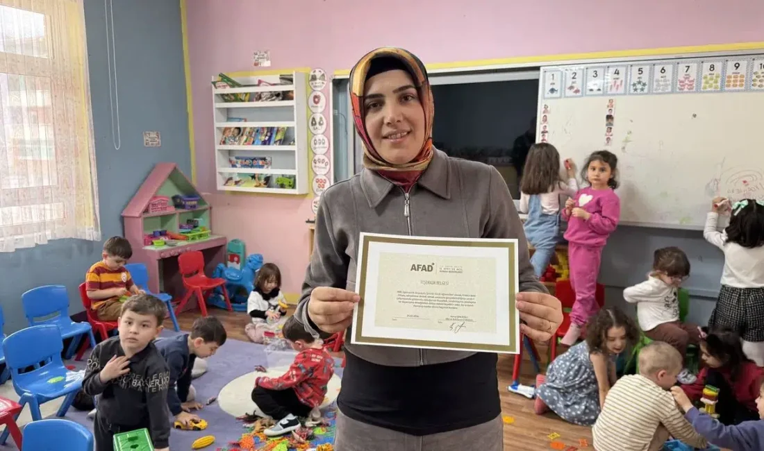 Okul öncesi eğitim gören minik öğrenciler, öğretmenlerinin rehberliğinde başlattıkları anlamlı