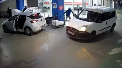 İstanbul Bahçelievler’de bulunan Kuyumcukent AVM’nin otoparkında güpegündüz yaşanan dehşet verici