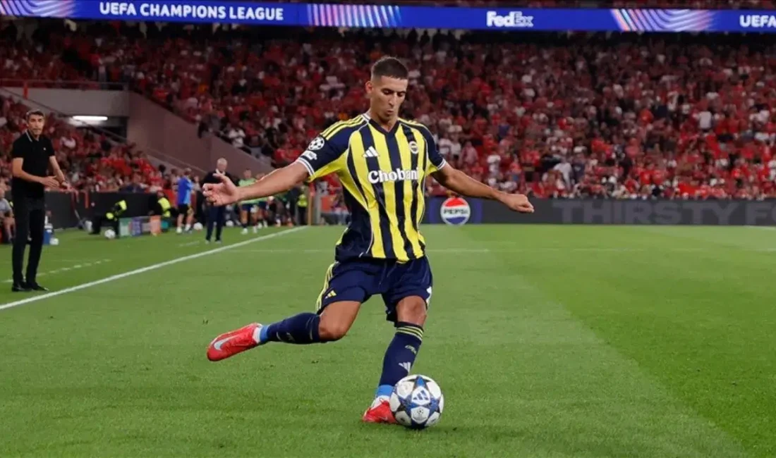 Fenerbahçe-Samsunspor karşılaşmasında tribünlerden yükselen çirkin sözler bardağı taşırdı. Milli futbolcu