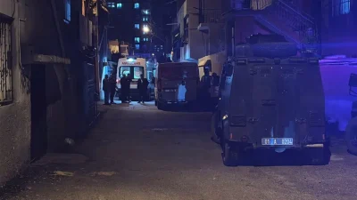 Adana’nın Seyhan ilçesinde bir binanın damında meydana gelen ve çevrede