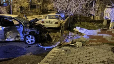 Kayseri’nin Melikgazi ilçesinde seyir halindeki iki otomobilin çarpışması sonucu meydana