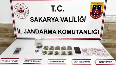 Sakarya İl Jandarma Komutanlığı ekiplerinin zehir tacirlerine yönelik düzenlediği eş