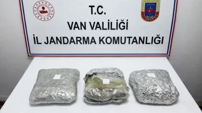 Van’ın Çaldıran ilçesinde zehir tacirlerine yönelik gerçekleştirilen başarılı operasyonda kilolarca