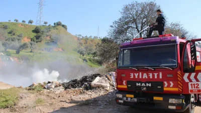 Aydın’ın Efeler ilçesinde bulunan bir çöplük alanında aniden yükselen alevler