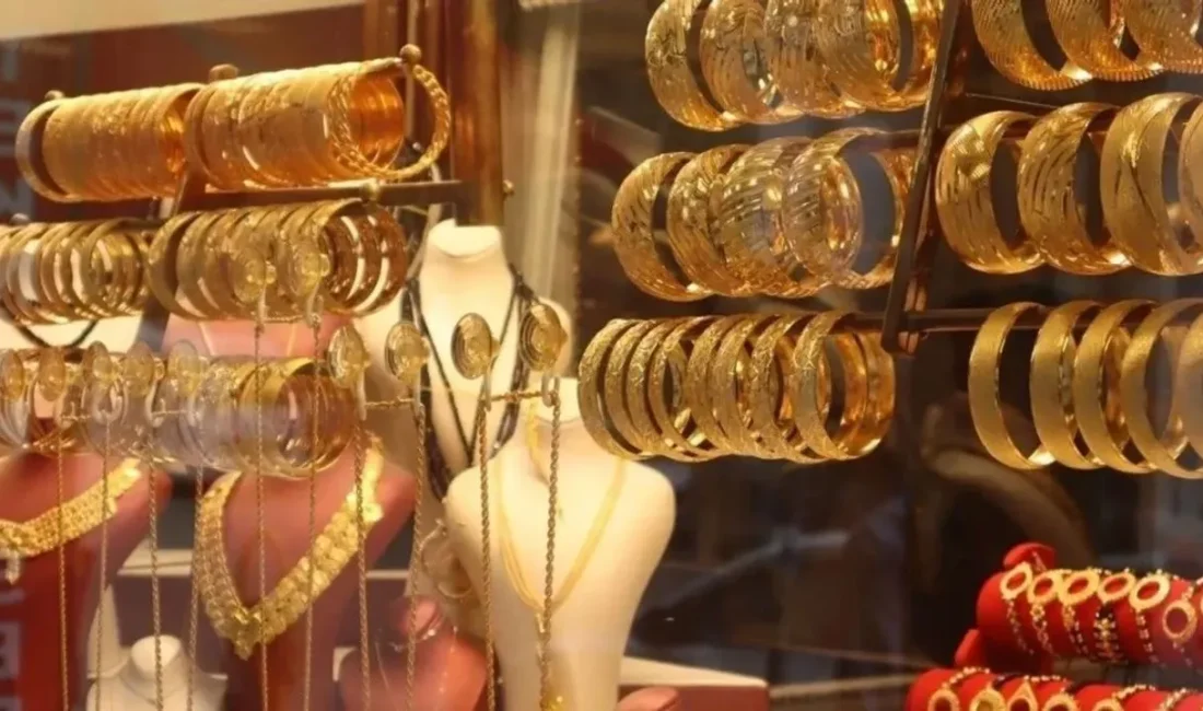 Altın piyasasında bayramın ilk gününde yaşanan hareketlilik yatırımcıları ve vatandaşları