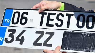 Son günlerde büyük panik yaratan ve plaka basım merkezlerinde kilometrelerce