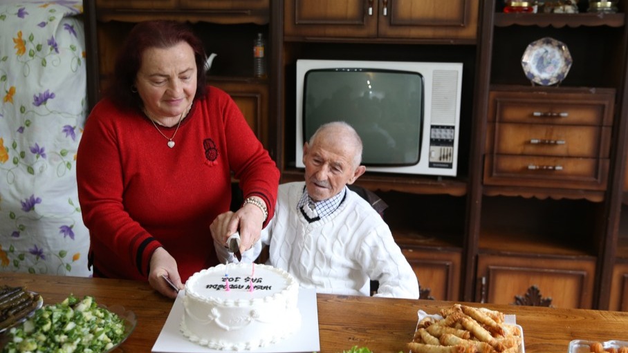 Ordu’nun Perşembe ilçesinde yaşayan ve tam 102 yaşına giren Hüseyin