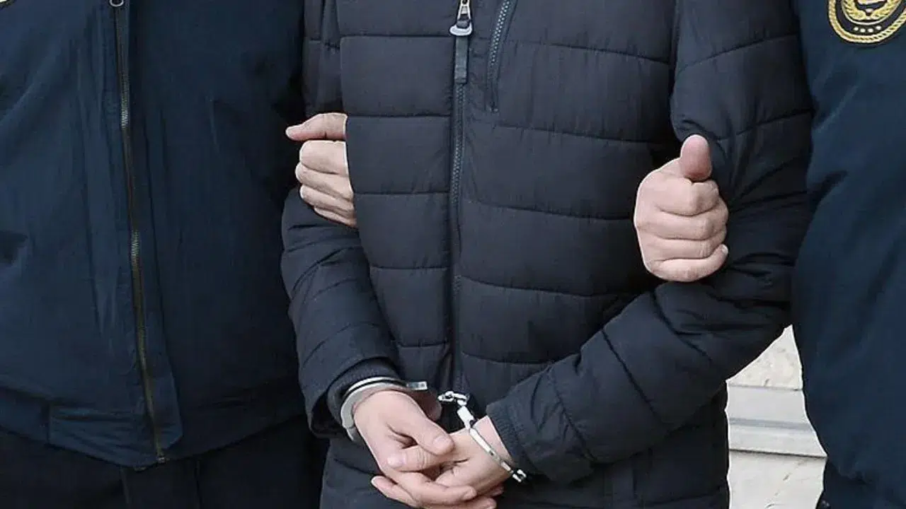 Kırşehir’de zehir tacirlerine yönelik düzenlenen nefes kesen operasyonda binlerce sentetik