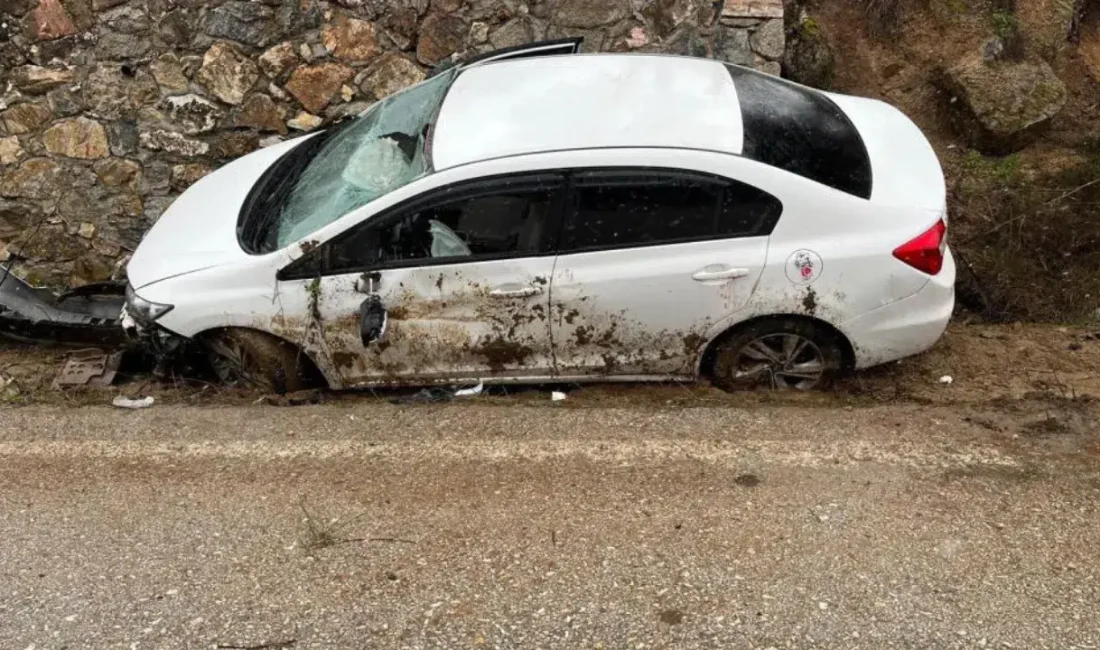 Bursa’nın İnegöl ilçesinde seyir halindeki bir otomobilin kontrolden çıkarak istinat