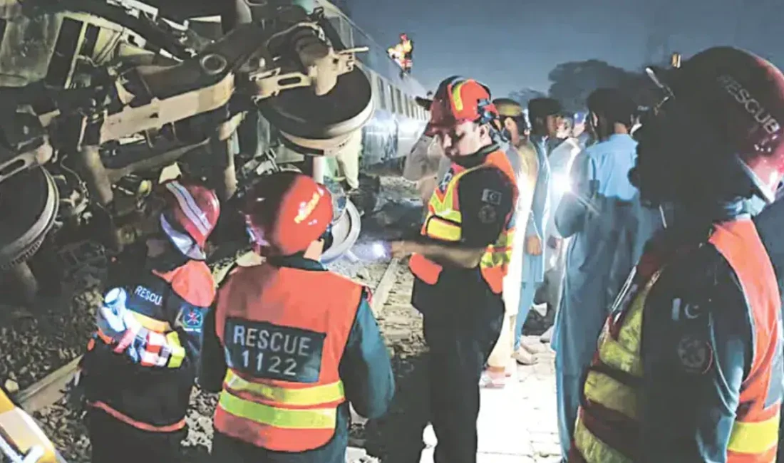 Pakistan’ın Bahawalpur-Lodhran hattında seyir halindeyken raydan çıkan ve 5 vagonu