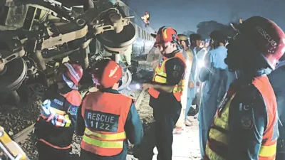 Pakistan’ın Bahawalpur-Lodhran hattında seyir halindeyken raydan çıkan ve 5 vagonu