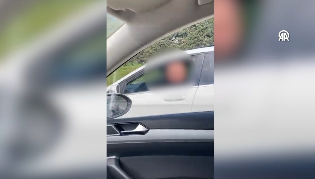 Maltepe’de trafikte seyir halindeyken başka bir araç sürücüsüyle tartışan ve