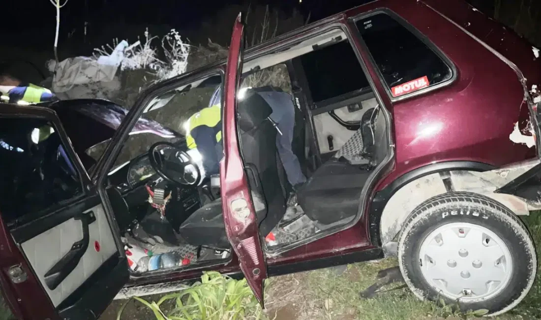 Kütahya’nın Emet ilçesinde kontrolden çıkan bir otomobilin şarampole devrilmesi sonucu