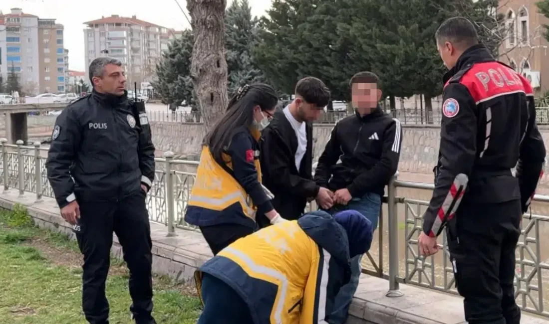 Aksaray’da bir parkta akranlar arasında çıkan tartışma kısa sürede büyüyerek