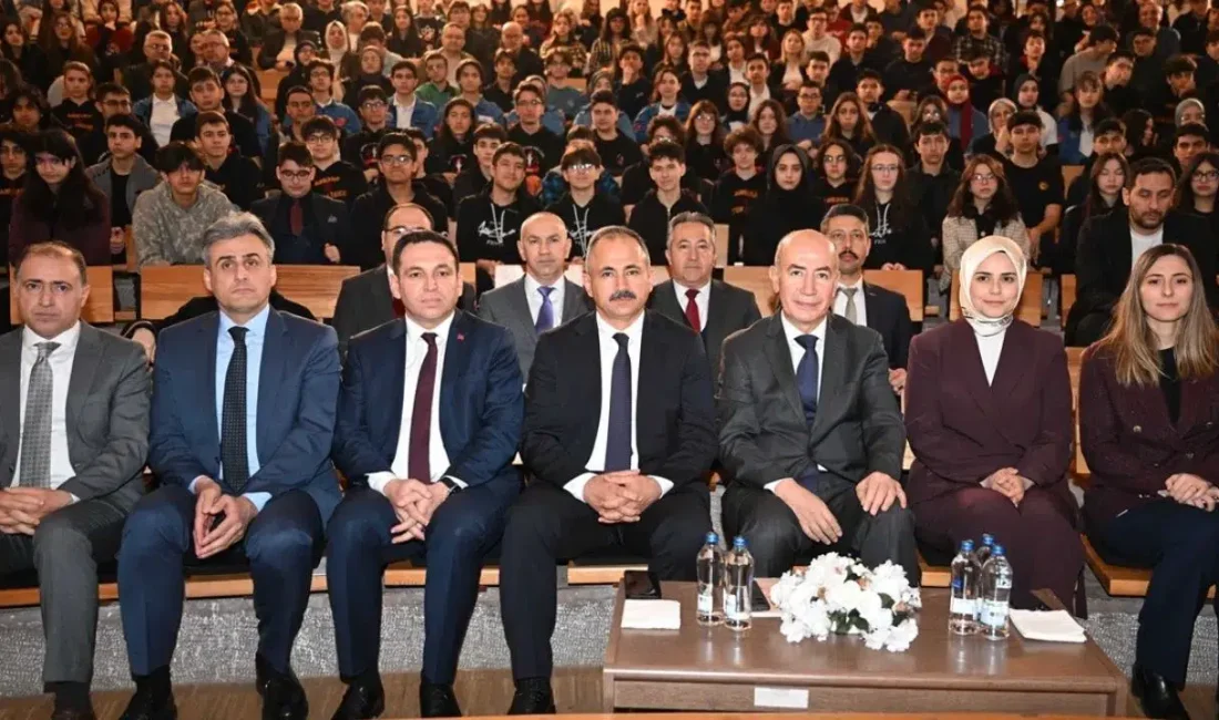 ArtAnkara 12. Uluslararası Çağdaş Sanat Fuarı’nın açılışında konuşan AK Parti