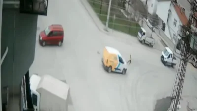 Karaman’da meydana gelen ve yürekleri ağza getiren trafik kazasında, otomobilin