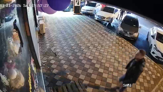 Hatay’ın Dörtyol ilçesinde bir züccaciye dükkanında yaşanan ‘kırılan bardak’ tartışması