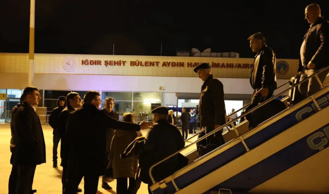 Azerbaycan’ın başkenti Bakü’den havalanan yolcu uçağı, İran’ın Nahçıvan Özerk Cumhuriyeti