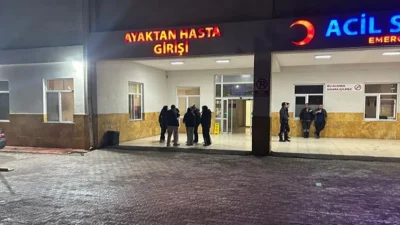Adana’nın Kozan ilçesinde aniden patlak veren bıçaklı kavga ortalığı bir