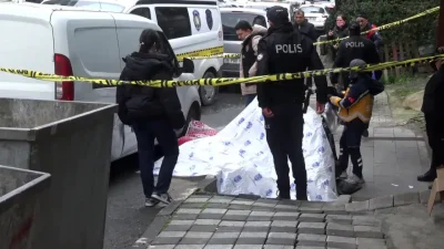 İstanbul Eyüpsultan’da yaşayan yaşlı bir kadının üçüncü kattaki dairesinin penceresinden