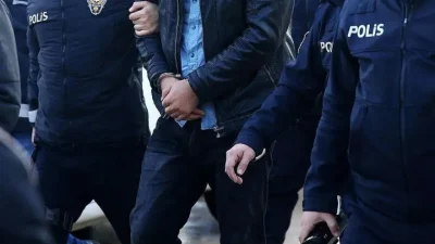 Muğla’nın dünyaca ünlü turizm merkezi Marmaris’te bir restorana silahlı saldırı