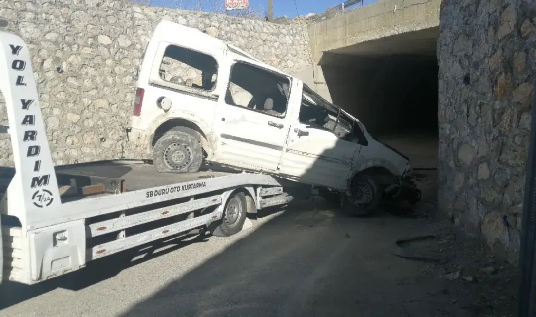 Isparta’da dehşet anları yaşandı; kontrolden çıkan hafif ticari araç tam