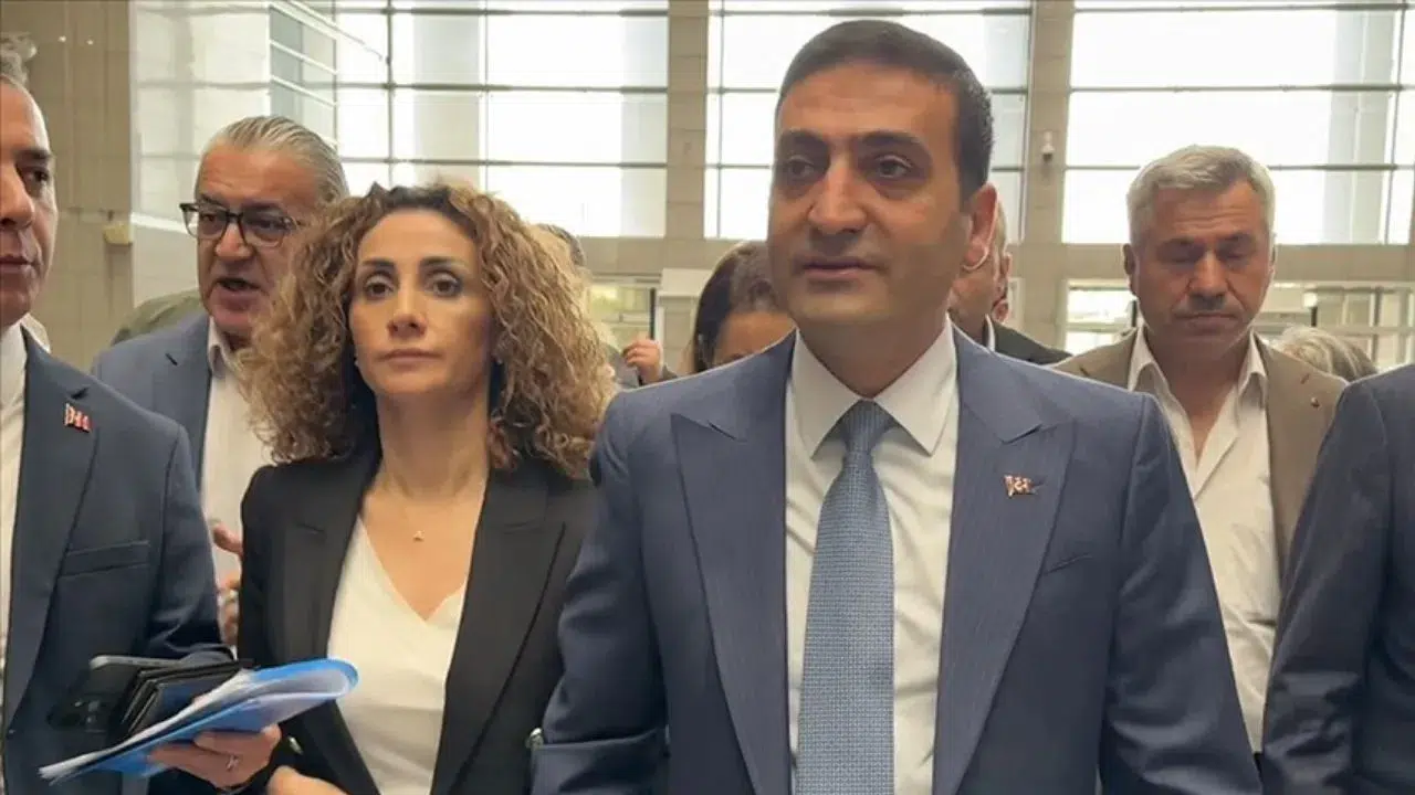 Görevinden uzaklaştırılan Beyoğlu Belediye Başkanı İnan Güney ve beraberindeki 7