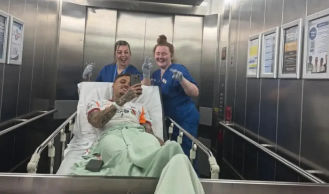 Galatasaray’ın Liverpool ile oynadığı hazırlık mücadelesinde sakatlanarak sahayı terk etmek