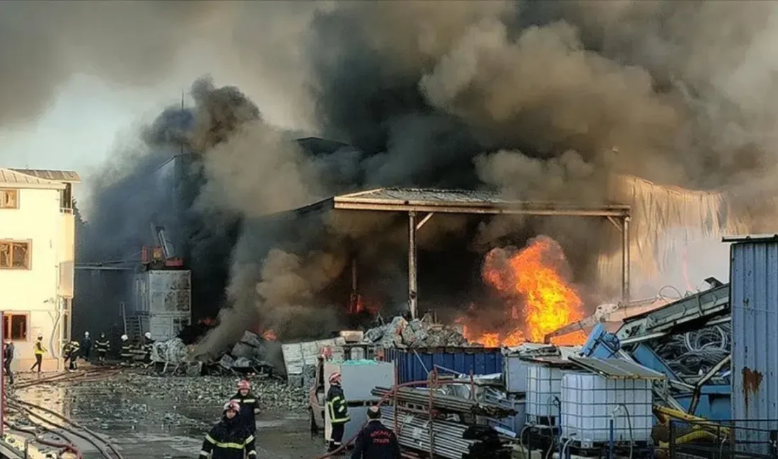 Hindistan’ın Maharaştra eyaletinde bulunan bir patlayıcı fabrikasında meydana gelen şiddetli