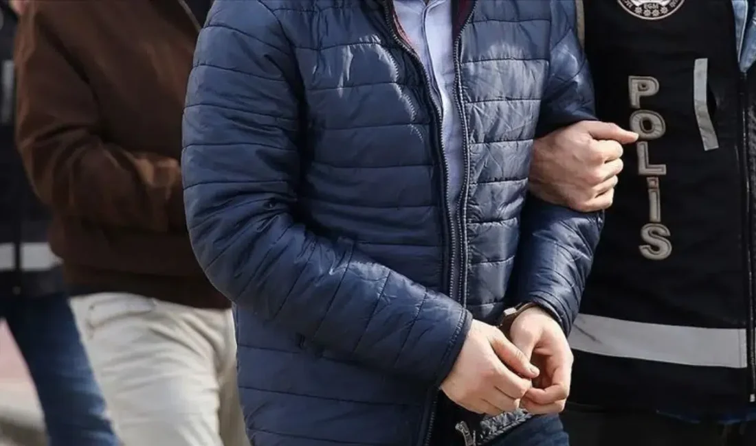 Eskişehir’de emniyet güçlerinin titiz takibi sonucu, bir otomobili çalıştıramayınca iterek