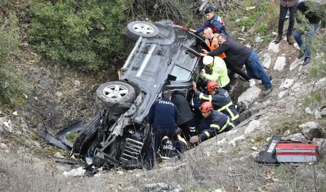 Bilecik-Eskişehir kara yolunda meydana gelen feci kazada kontrolden çıkan bir