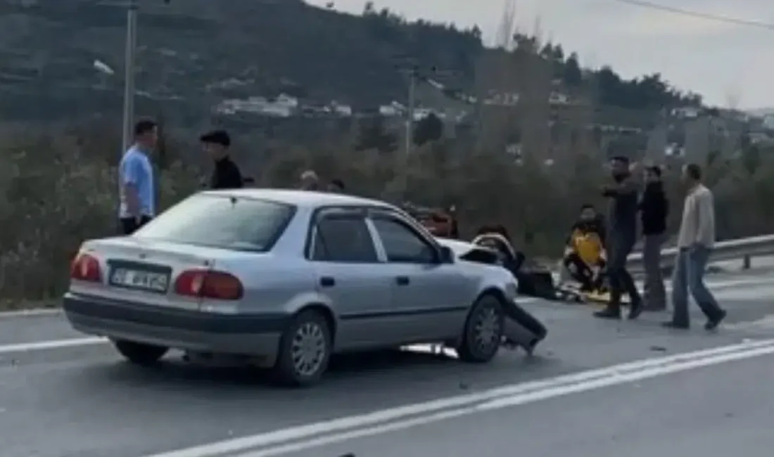 Muğla’nın Kavaklıdere ilçesinde elektrikli motosikletle yol alan Fatma Gezgin ve