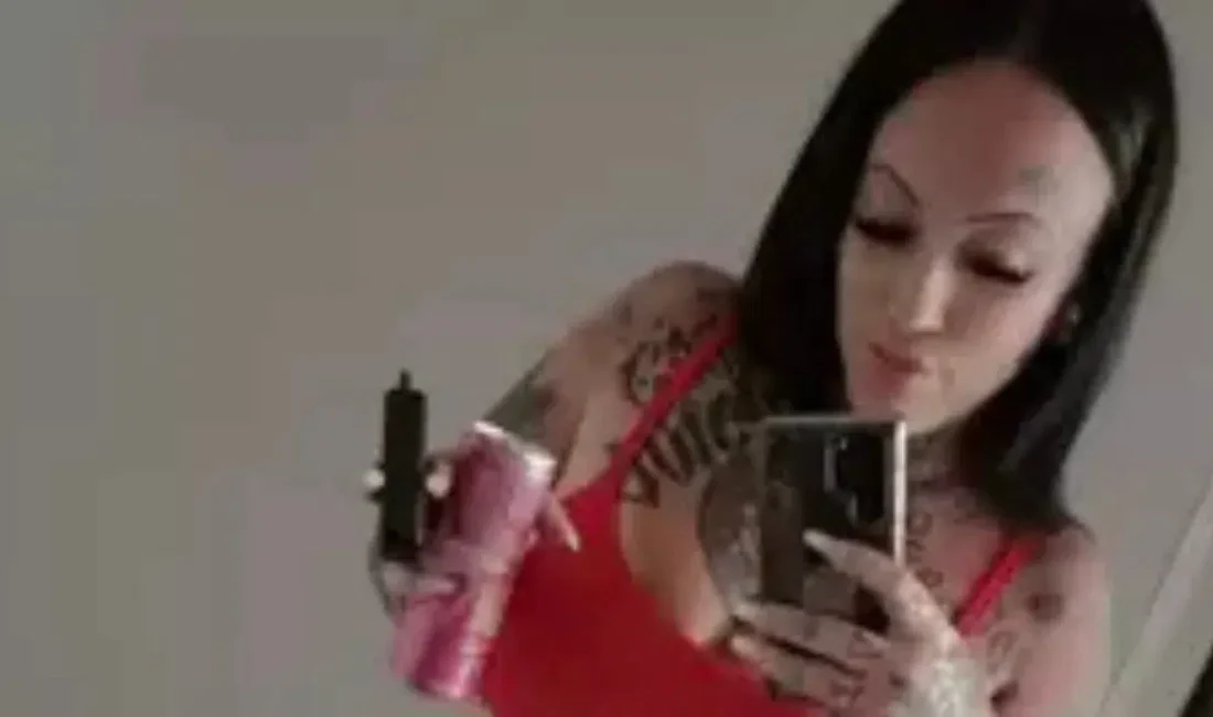 Antalya’da özel bir hastanede karın ve göğüs gerdirme operasyonu geçiren