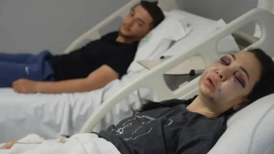 Kocaeli’nin İzmit ilçesinde yardım etmek istedikleri bir kişinin peşinden gittikleri